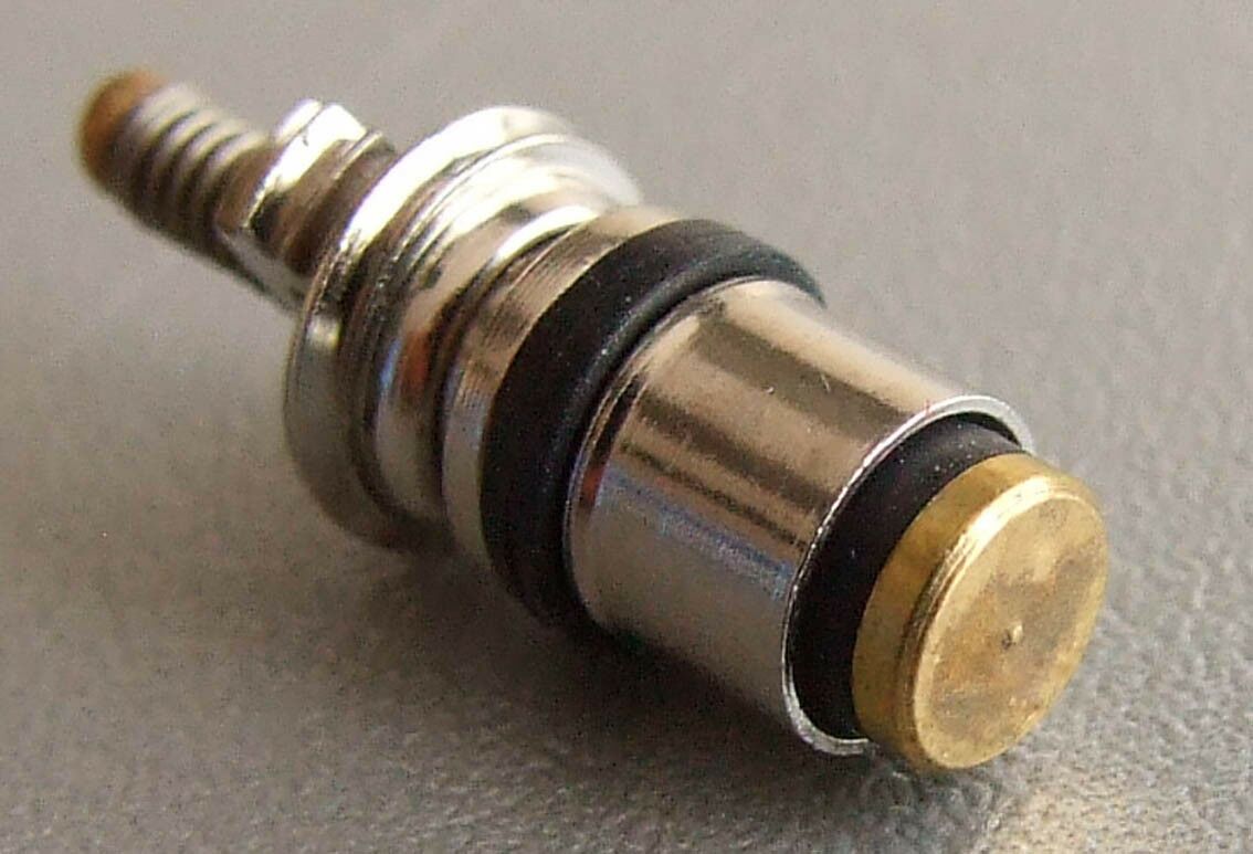 Ulozak ventila ac,l=21.5mm